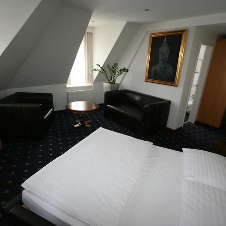 Hotel Regina Zurigo Esterno foto