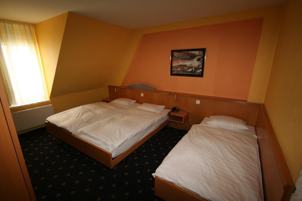 Hotel Regina Zurigo Esterno foto