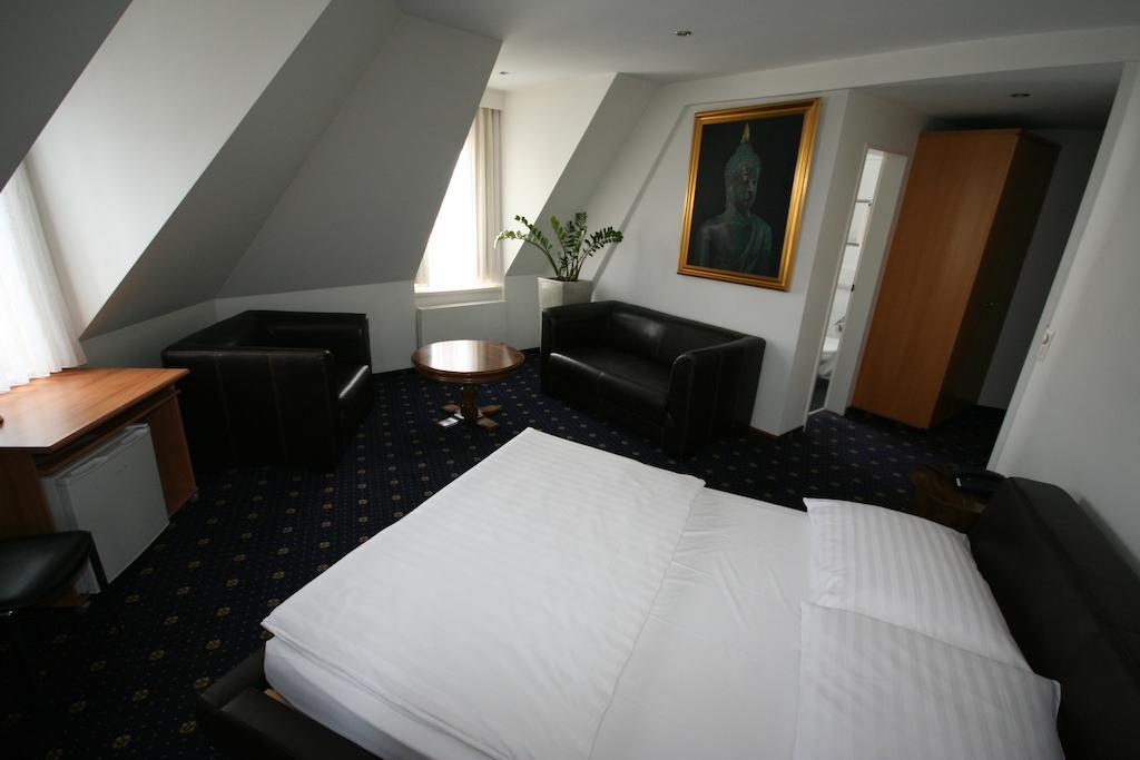 Hotel Regina Zurigo Esterno foto