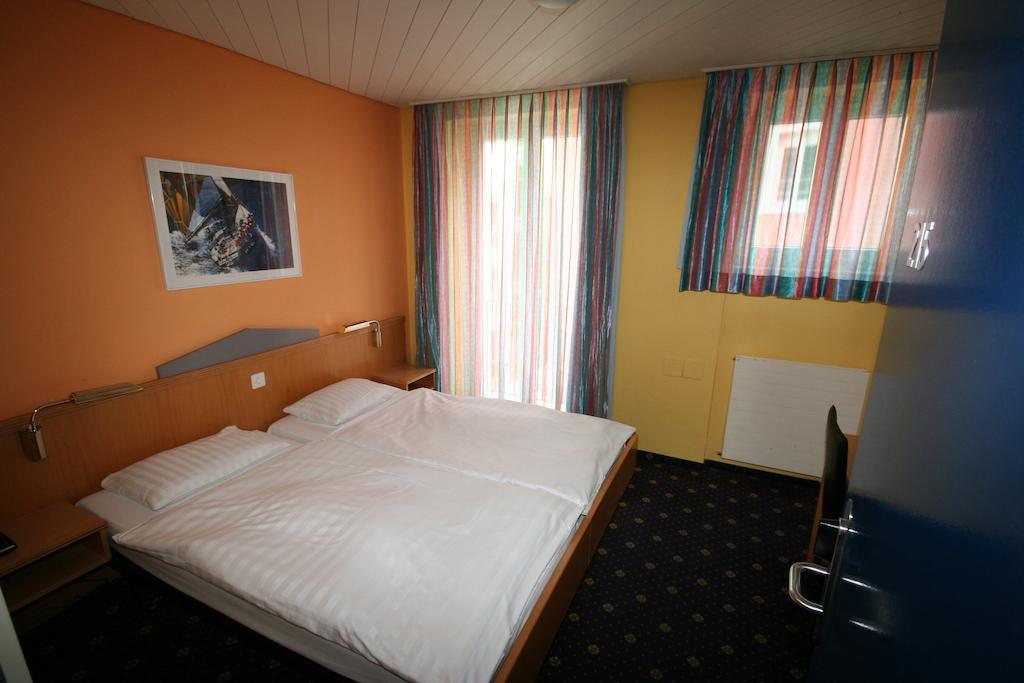 Hotel Regina Zurigo Esterno foto